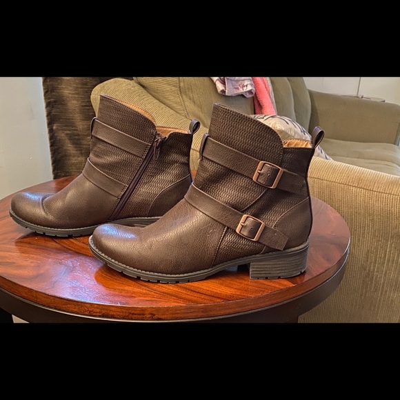 Women’s ankle boots. - Picture 2 of 3
